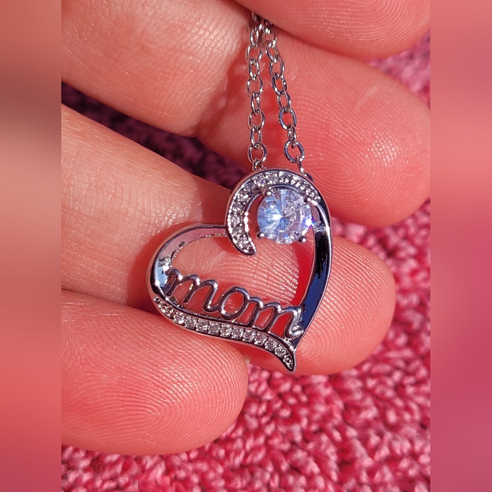 3 for $15 ๐ Fashion Mom Necklace - Picture 1 of 4